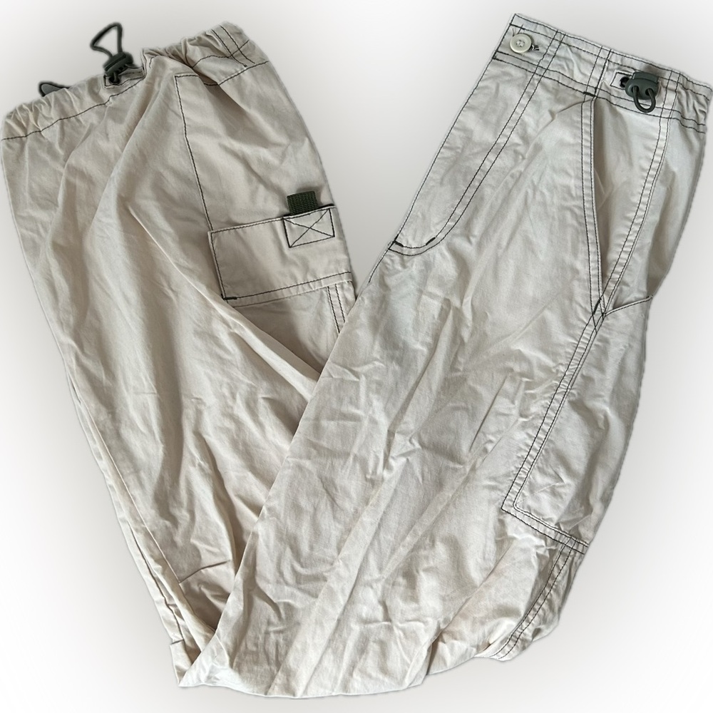 gorpcore cargo parachute pants, ajustable + green accents